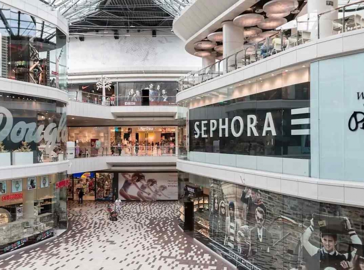 Retail majors double down on stores as offline expansion gains momentum